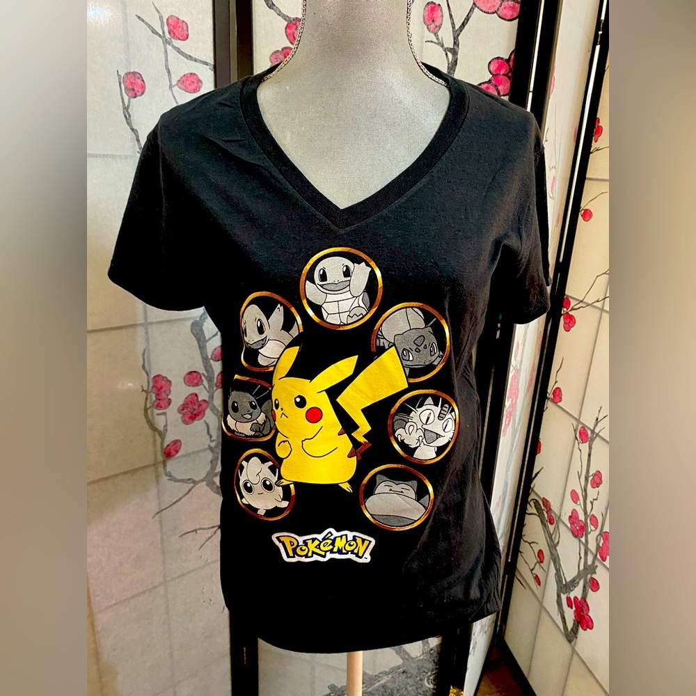 Junior's XL Pokemon Black & Yellow T-Shirt NWOT